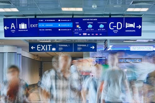 PRAGUE AIRPORT UNVEILS SMART DIGITAL SIGNAGE IN SIX LANGUAGES