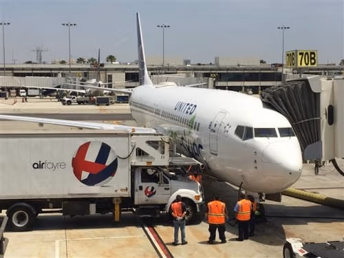 LAX WELCOMES MOST ‘ECO-FRIENDLY’ FLIGHT IN HISTORY OF AVIATION