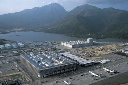 HONG KONG CARGO GIANT HANDLES 104 FREIGHTERS IN A SINGLE DAY