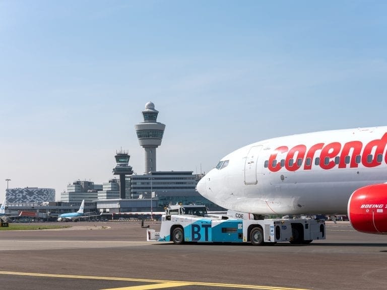 ‘Sustainable aircraft taxiing trial launched at Schiphol
