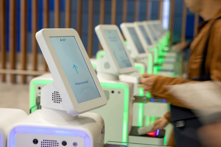 AUCKLAND UNVEILS NEW E-GATES FOR DEPARTING PASSENGERS