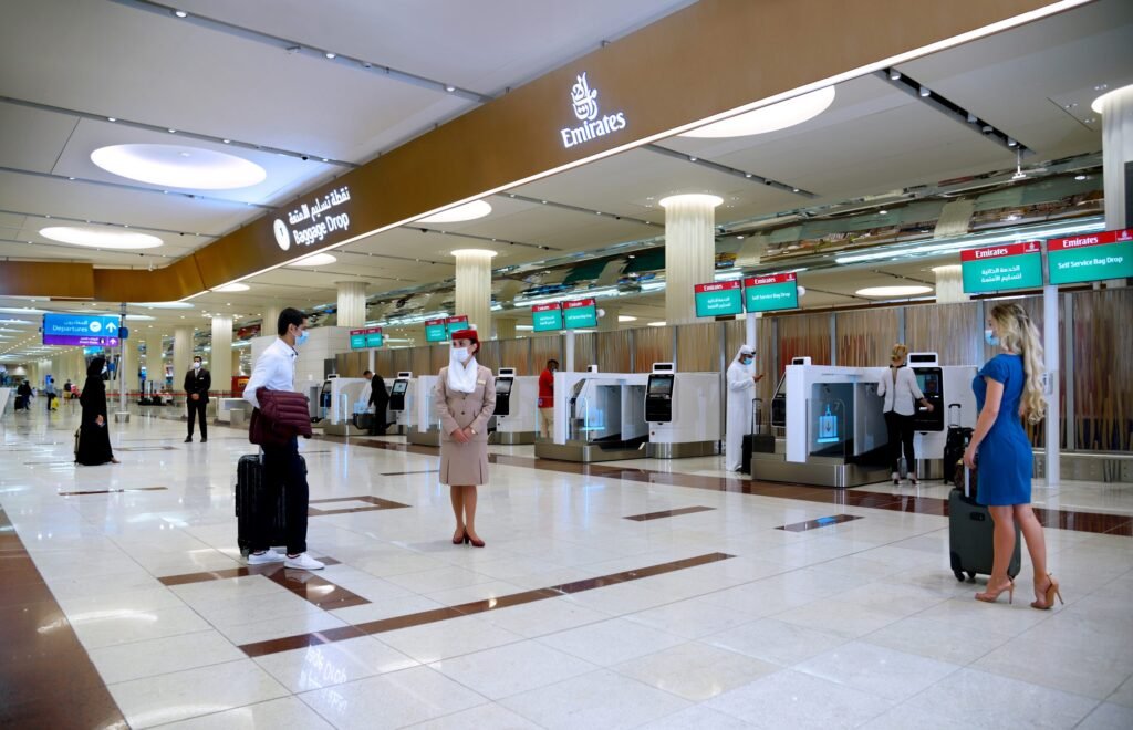 Emirates unveils new self-service kiosks at Dubai hub