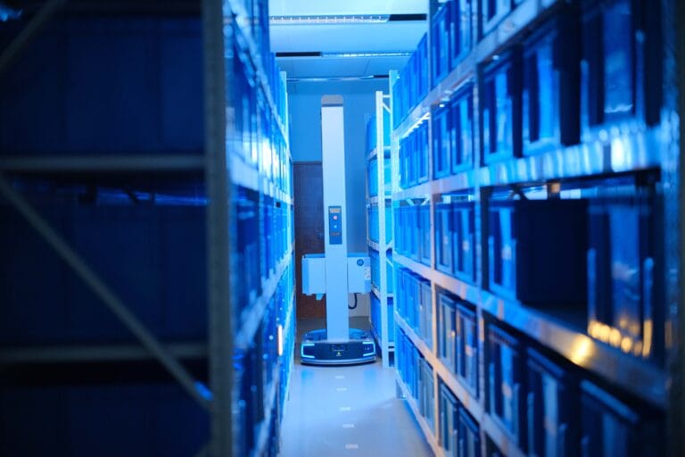 Hong Kong cargo handling giant introduces first robot