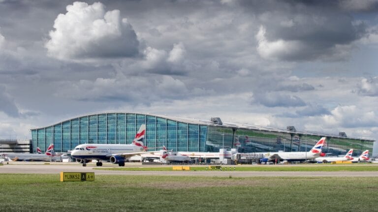 Heathrow’s refreshes shops and F&B offerings for Christmas holidays