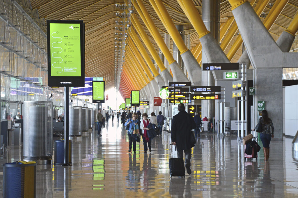 Yearly traffic up at Spain's airports but still 43% down on pre-COVID levels