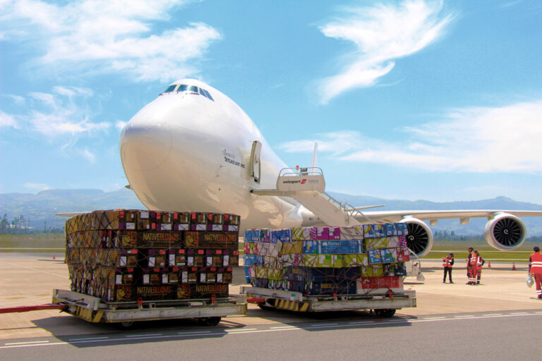Quito celebrates record cargo year and flowers galore