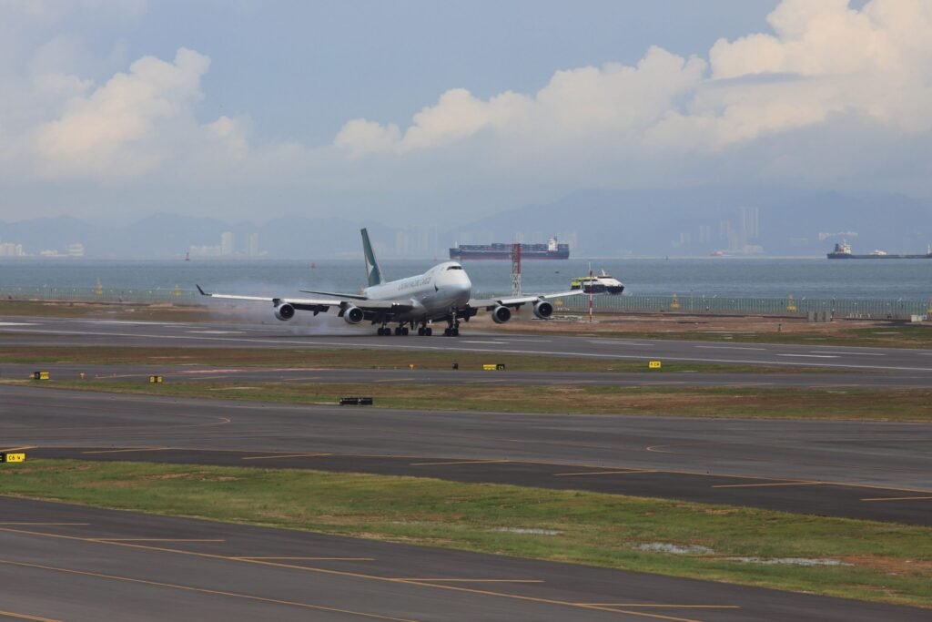 Familiarisation flights begin on Hong Kong’s new third runway