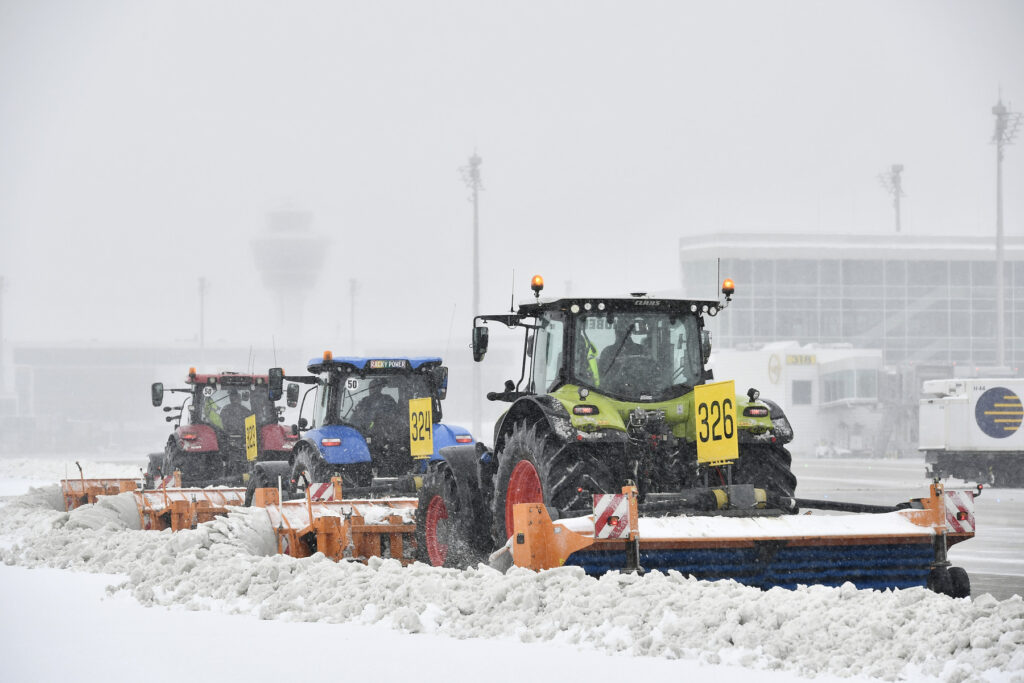 Munich Airport's winter maintenance team ready for action