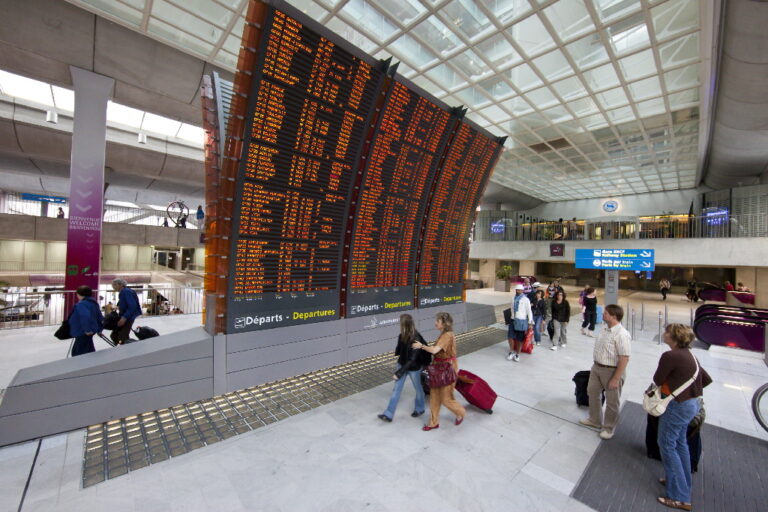 New self-service bag drop technology for Paris airports