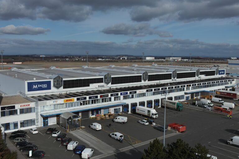 Menzies unveils new solar panel array at Prague Airport