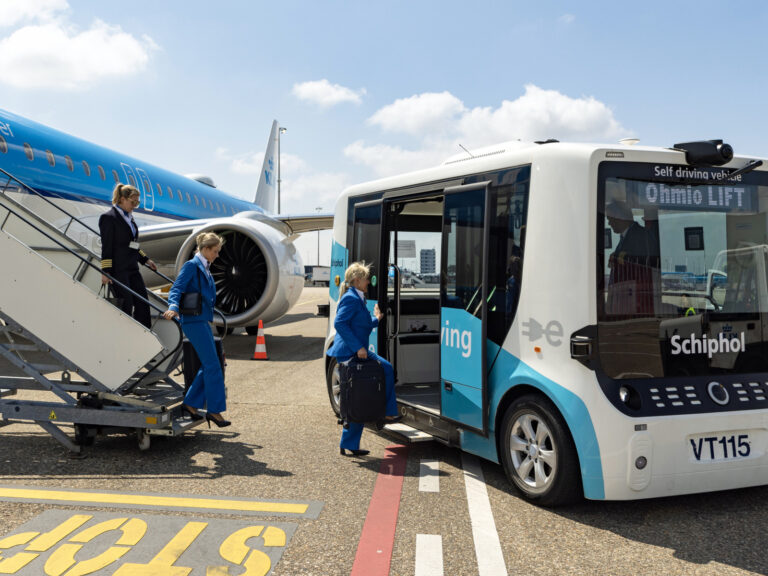 Self-driving bus transporting KLM crew at Schiphol