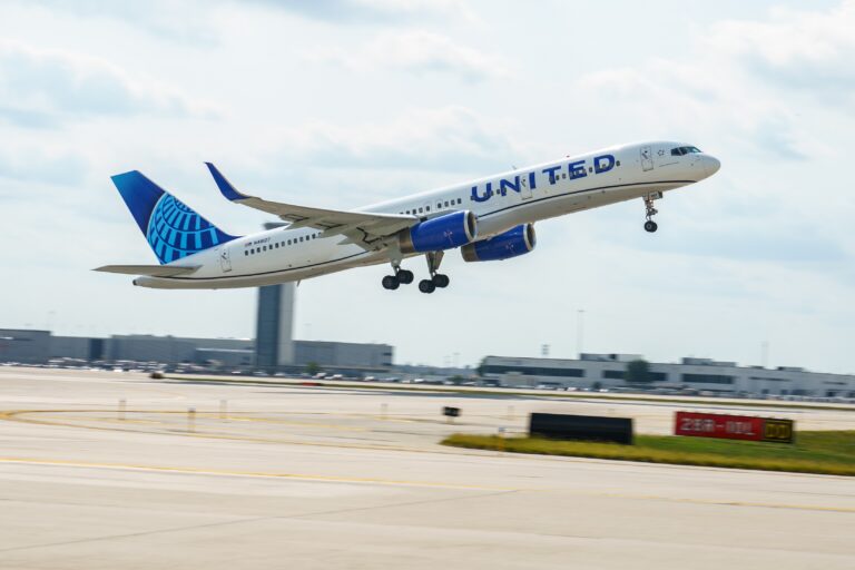 United to expand services at Edinburgh Airport