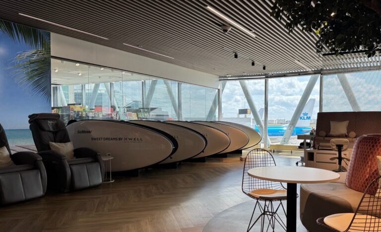 New sleep pods unveiled at Amsterdam Schiphol Airport