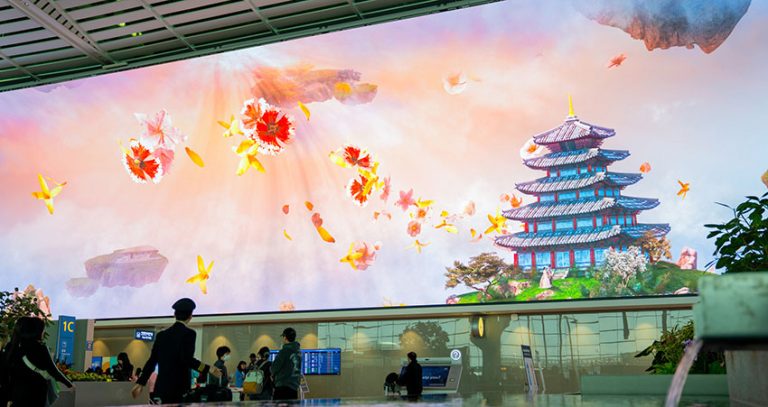 Magic moments: Storytelling multimedia displays at airports