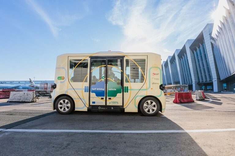 Self-driving shuttles to be tested at Newark Liberty this spring