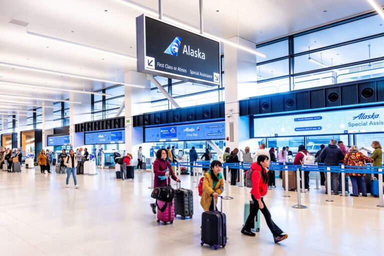 Alaska Airlines unveils SEA’s renovated North Main Terminal
