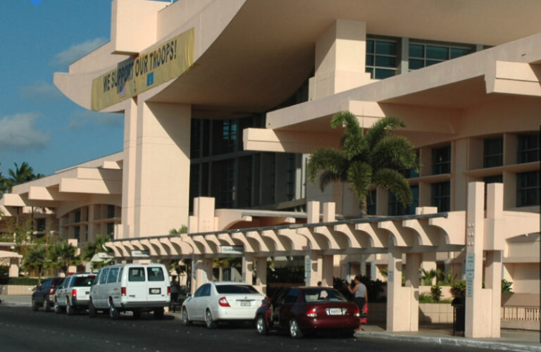 Non-ticketed visitors allowed access to Guam airport concessions