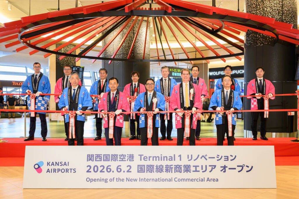 Celebration for KIX upon opening of T1's new international retail area