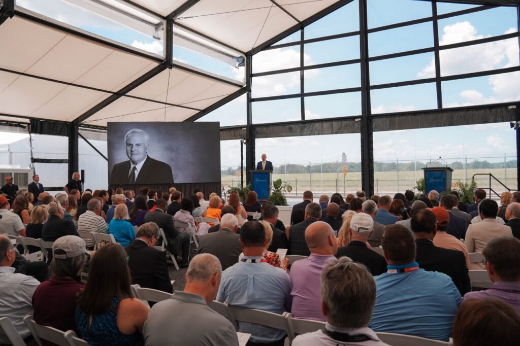 Memphis airport name change honours FedEx founder