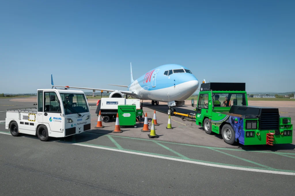 Pioneering hydrogen-powered ground equipment trials at Exeter Airport